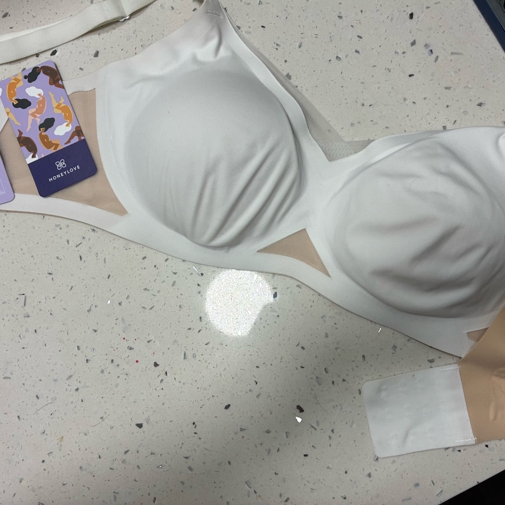 White Seamless honey love  Bra